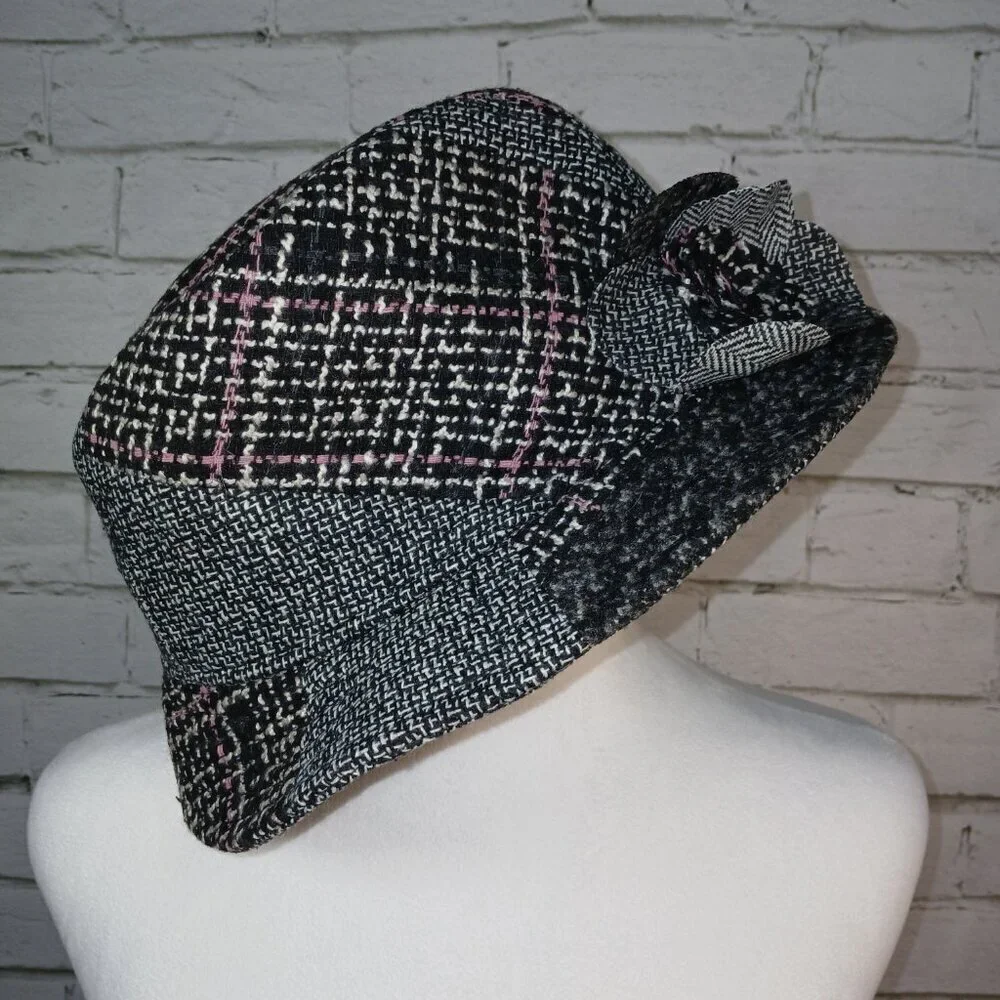 WOMENS CLASSY TWEED FEDORA BLACK, GRAY, WHITE A HINT OF PINK, FLOWER ACCENT ONFA